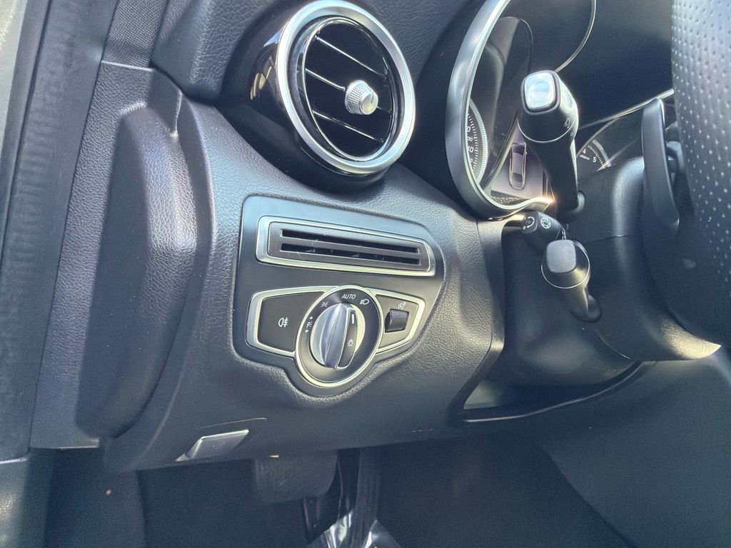 Used 2018 Mercedes-Benz C 300 4MATIC Sedan image 28