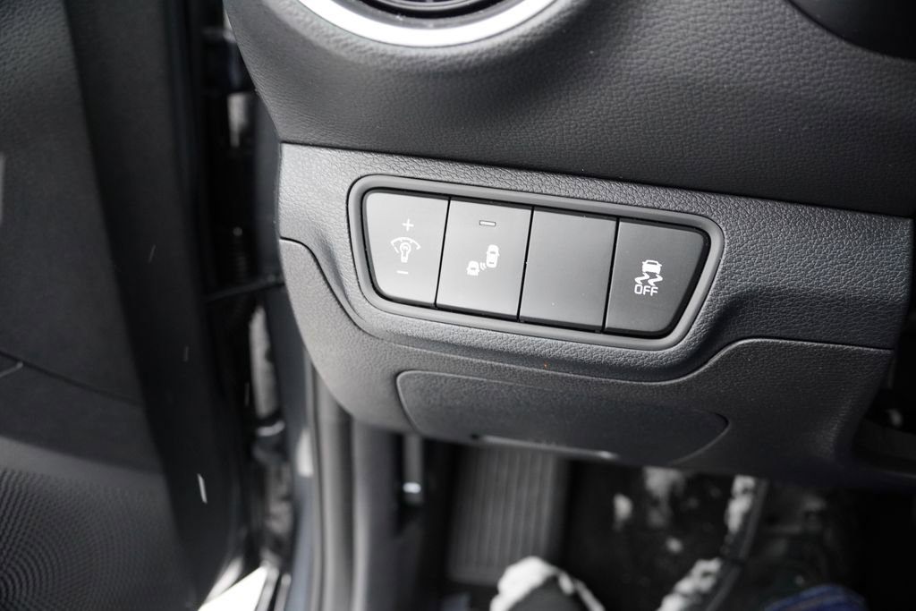 Certified 2022 Kia Forte LXS w/ LXS Technology Package image 21