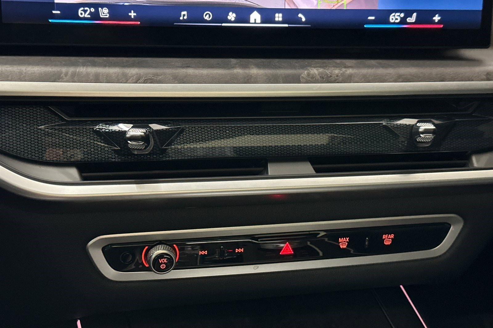 Certified 2025 BMW X7 xDrive40i w/ M Sport Package image 18