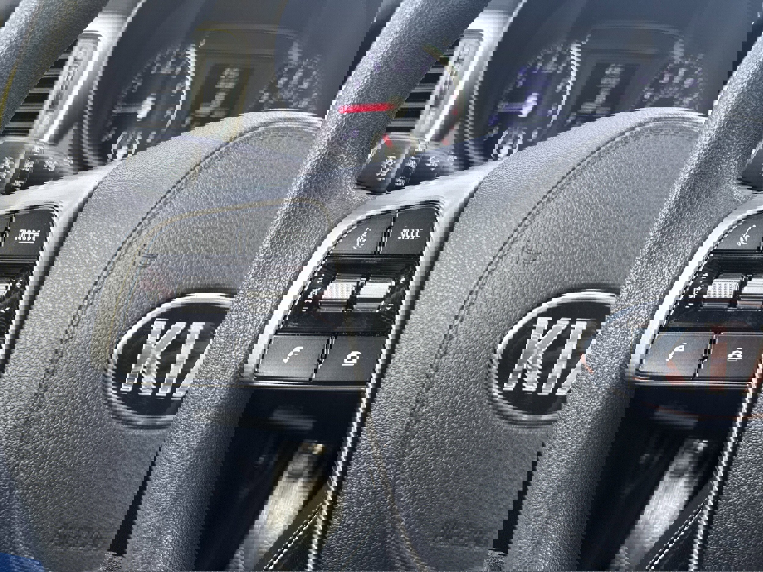 Used 2019 Kia Sorento LX image 16