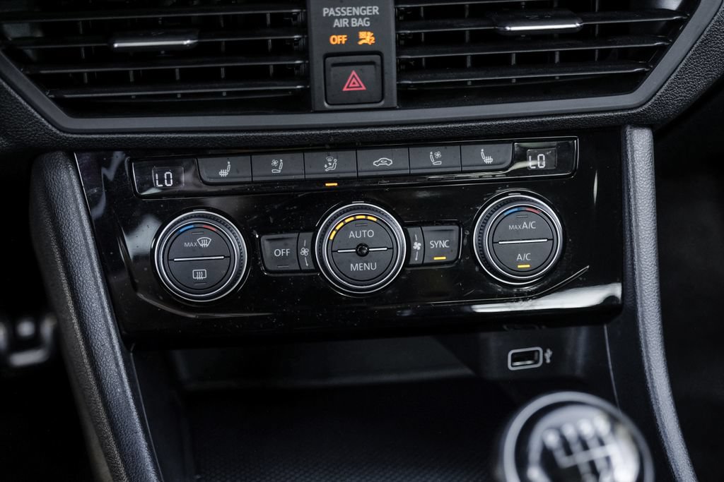 Used 2019 Volkswagen Jetta GLI Autobahn FWD image 27
