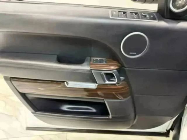 Used 2016 Land Rover Range Rover image 43