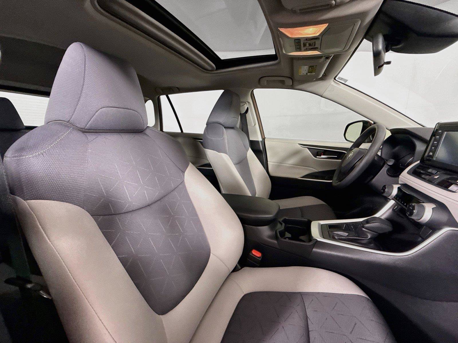 Used 2019 Toyota RAV4 XLE FWD image 41