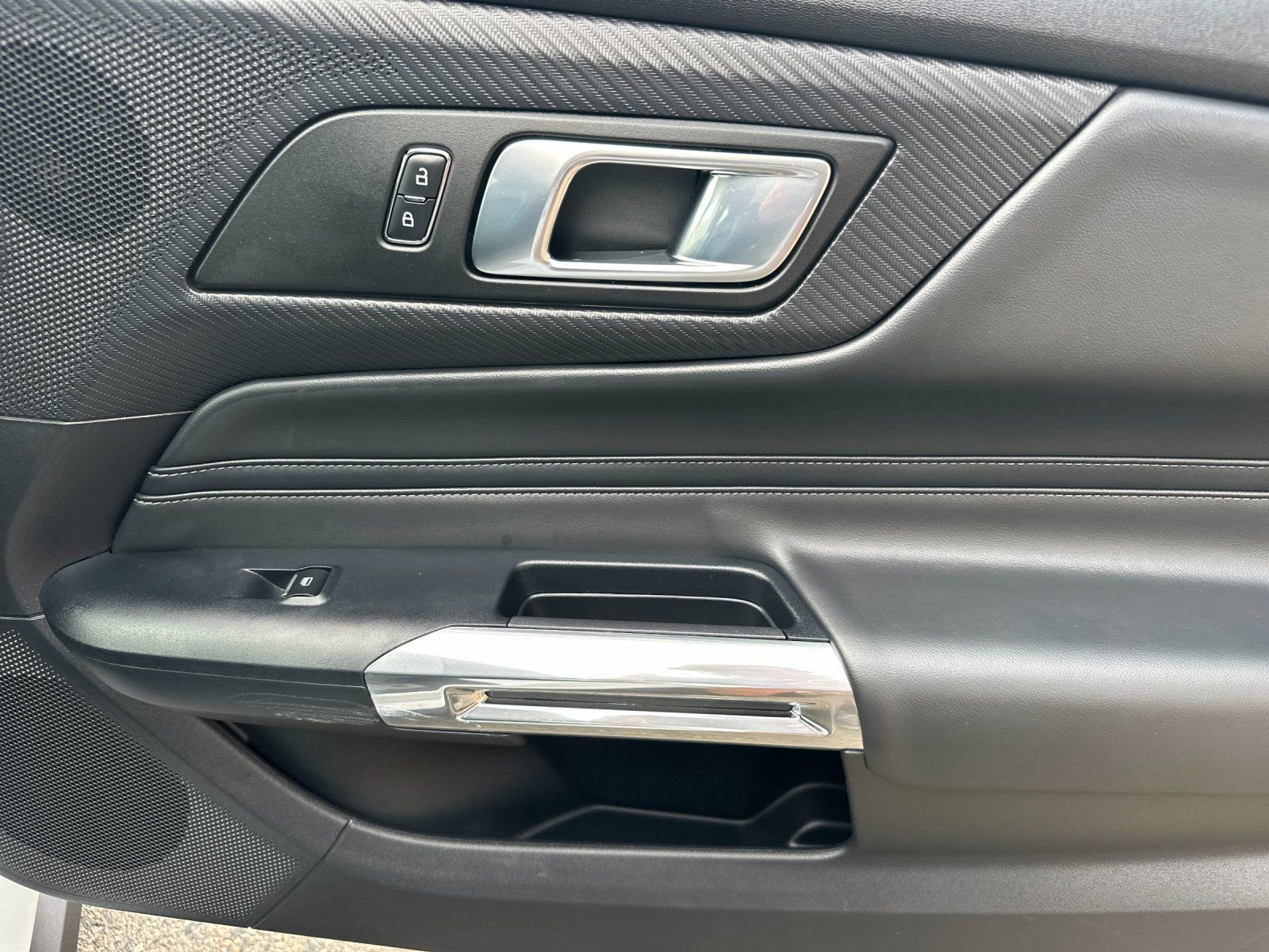 Used 2024 Ford Mustang GT Premium image 19
