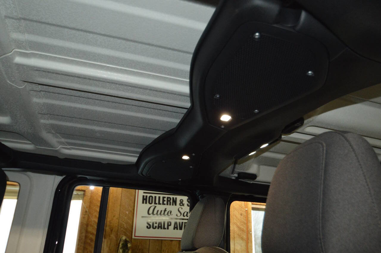 Used 2024 Jeep Wrangler Unlimited Sahara w/ Dual Top Group image 17