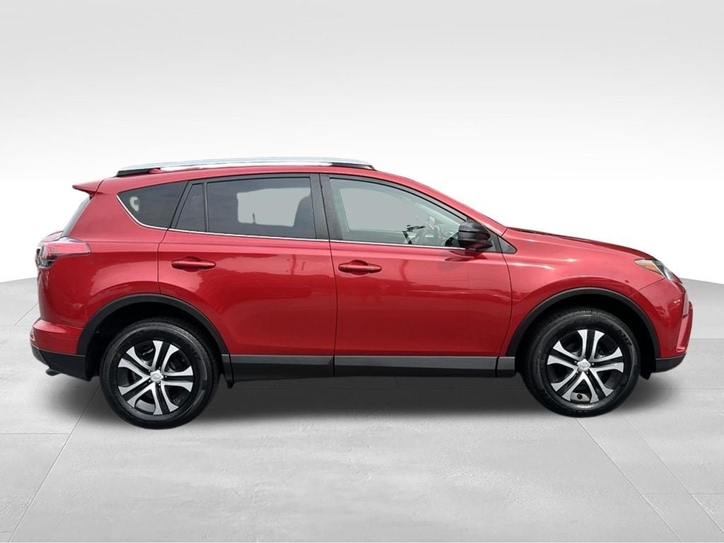 Used 2017 Toyota RAV4 LE w/ All Weather Liner Package AWD/4WD image 8