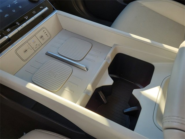 Used 2025 Hyundai Santa Fe SEL image 14