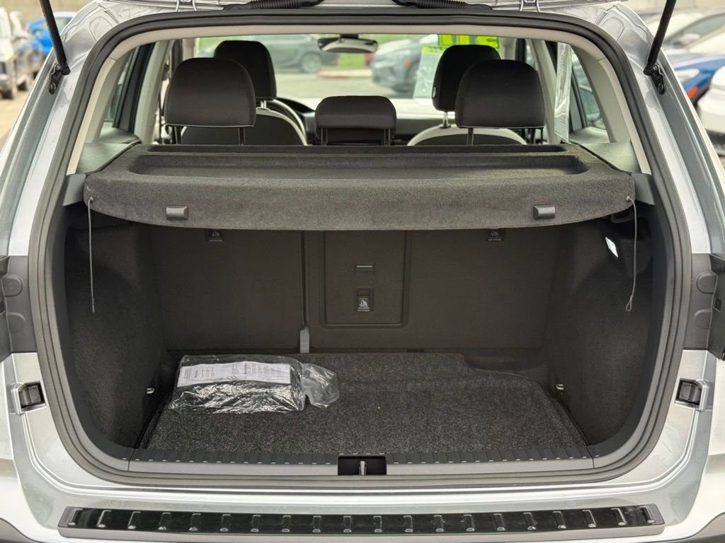 Used 2025 Volkswagen Taos S image 8