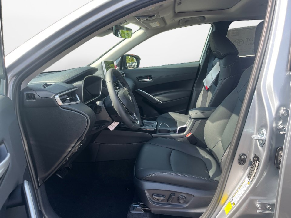 New 2026 Toyota Corolla Cross XLE w/ Convenience Package FWD image 9