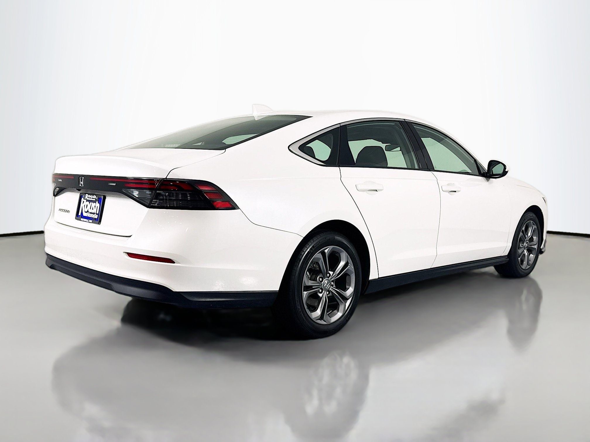 Certified 2024 Honda Accord EX image 5