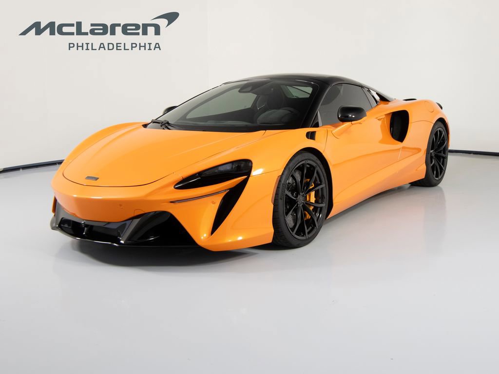 Used 2025 McLaren Artura Spider image 2