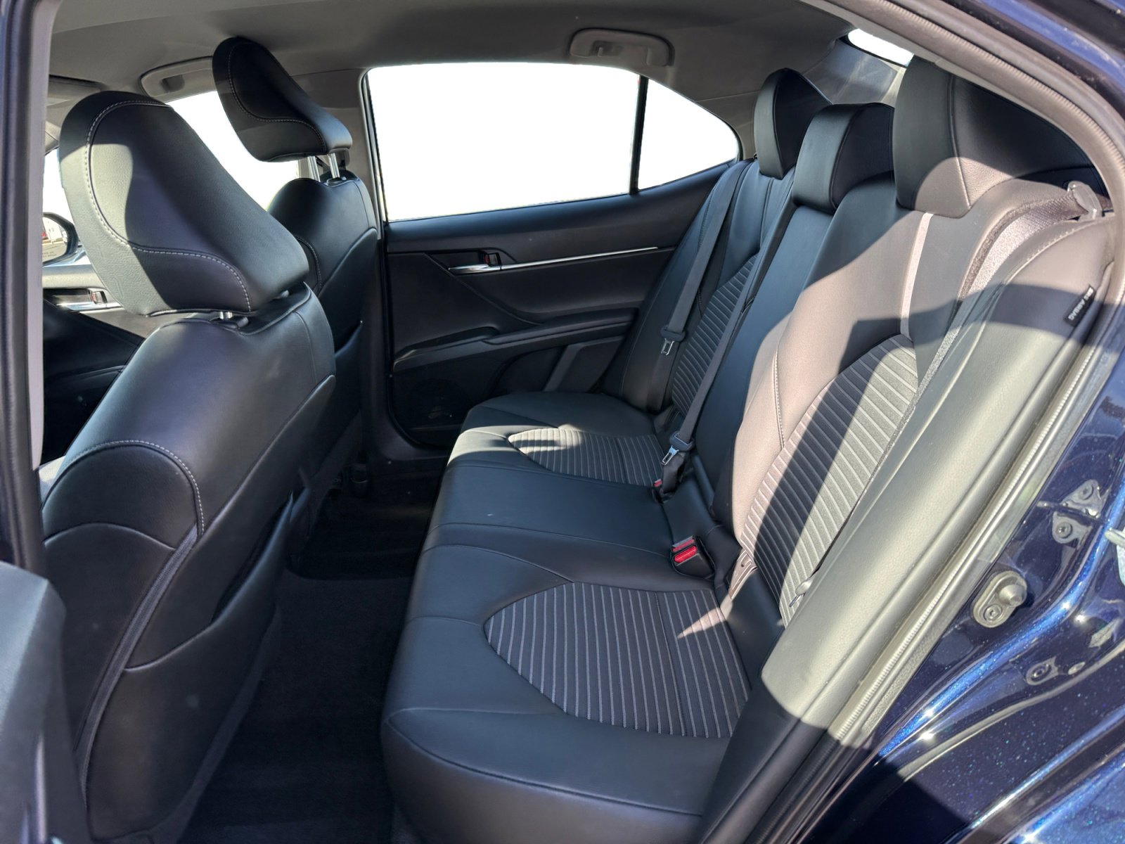 Used 2022 Toyota Camry SE image 16