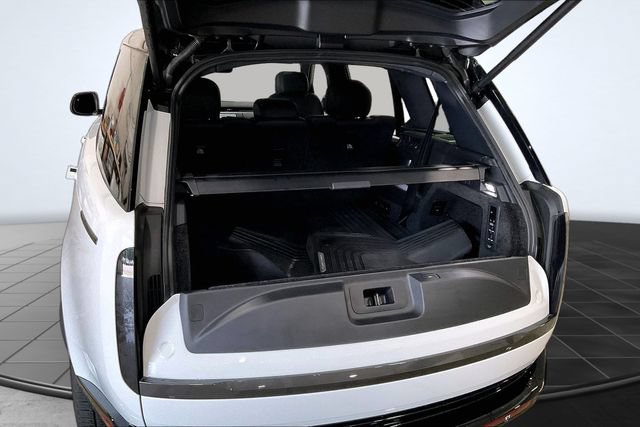 Used 2025 Land Rover Range Rover Long Wheelbase SE AWD/4WD image 6