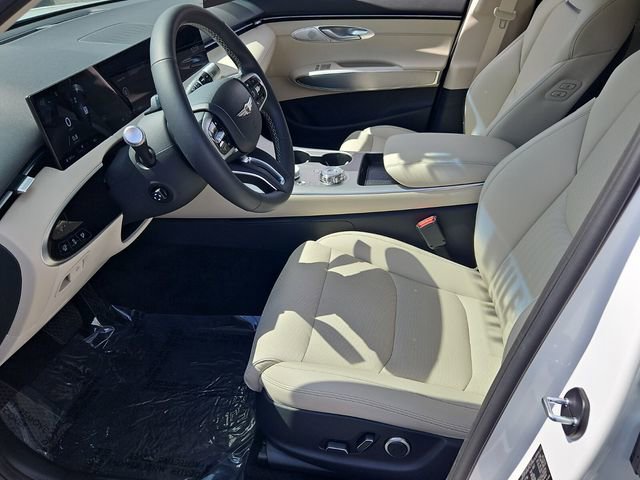 Used 2026 Genesis GV70 2.5T Select image 11