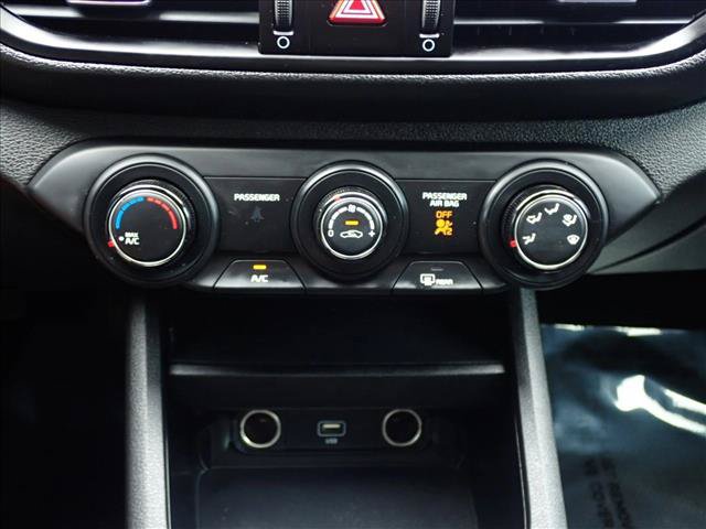 Used 2023 Kia Forte LXS w/ LXS Technology Package FWD image 17