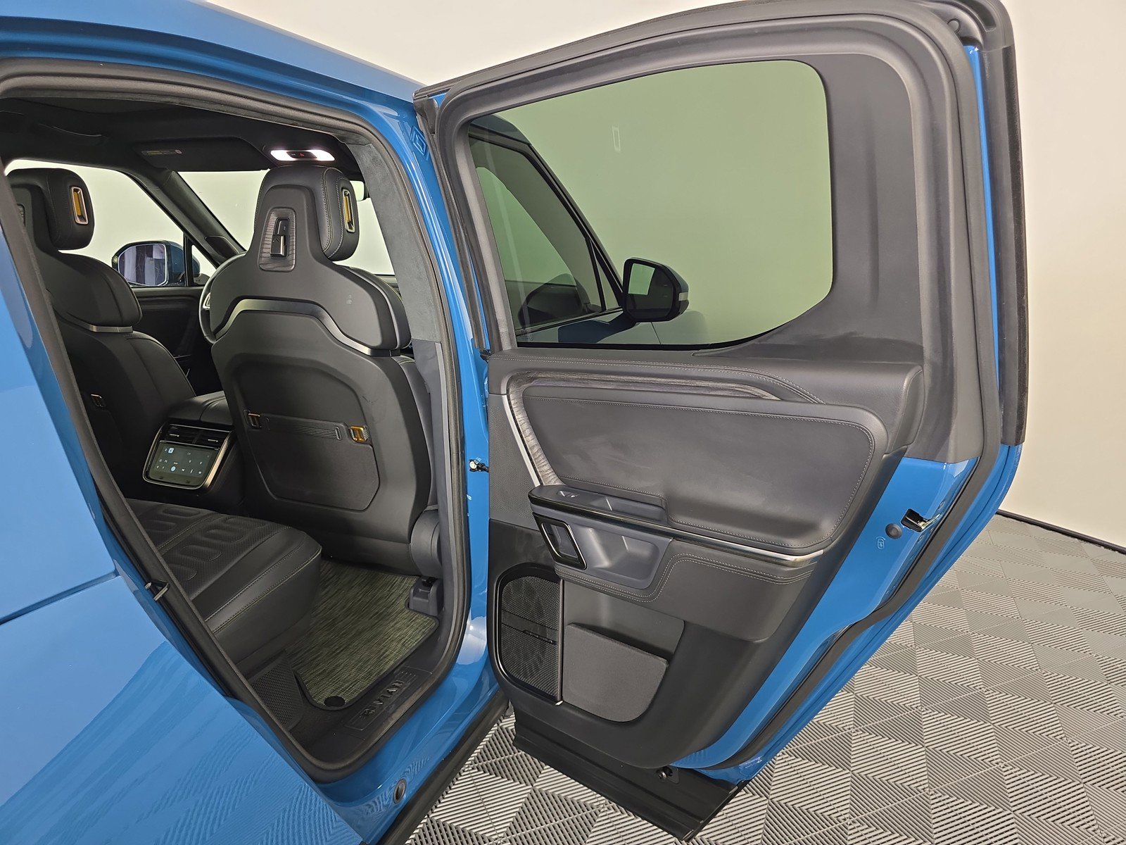 Used 2022 Rivian R1T Adventure image 18