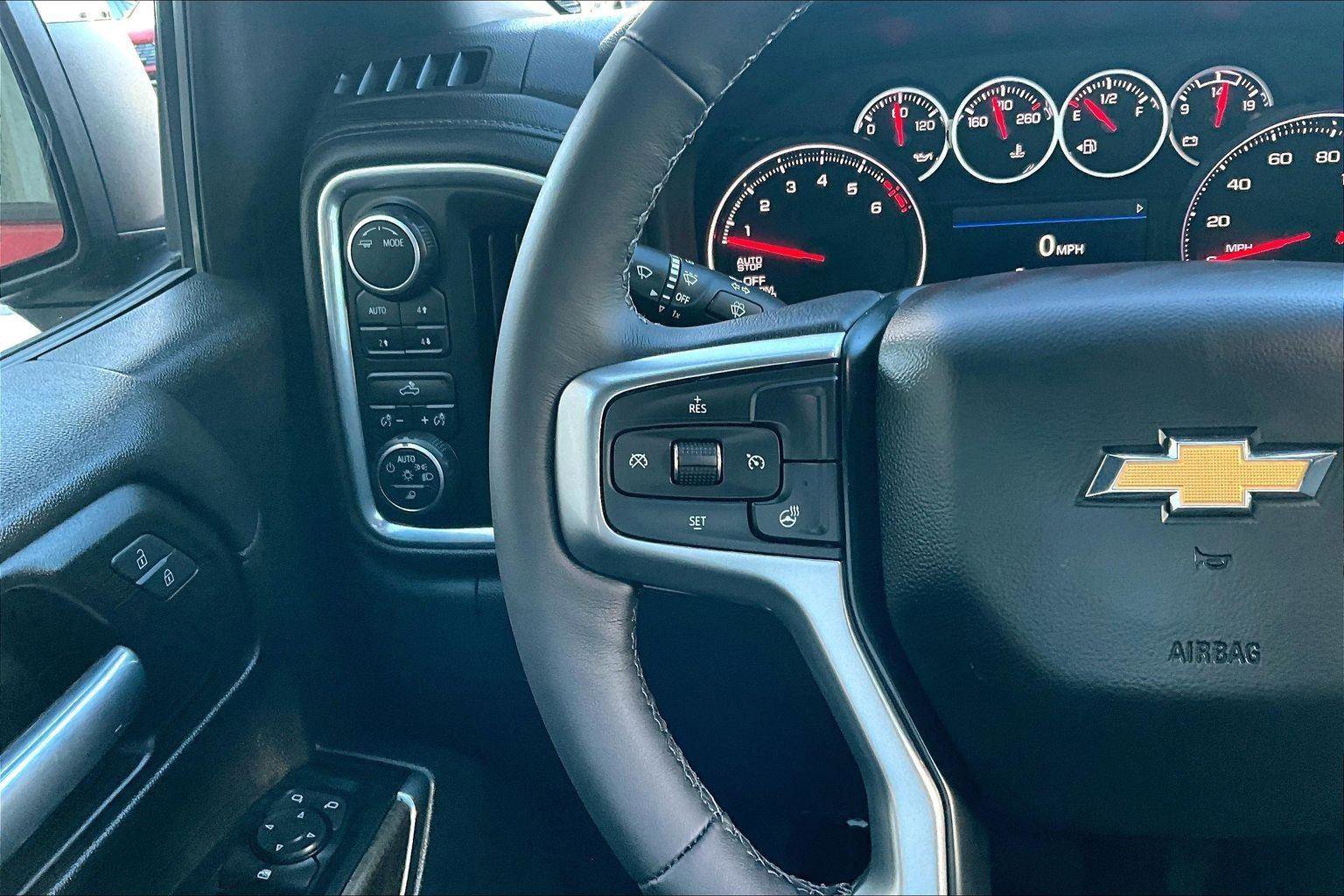 Used 2022 Chevrolet Silverado 1500 LT AWD/4WD image 18