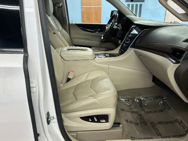 Used 2016 Cadillac Escalade ESV Premium image 16