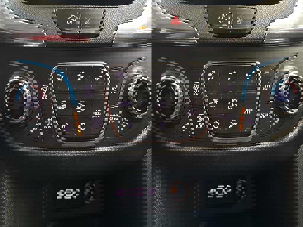 Certified 2023 Chevrolet Equinox LT image 32