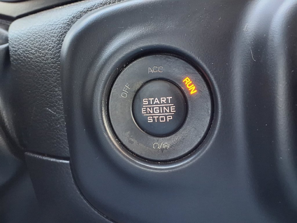 Used 2023 Jeep Wrangler Unlimited Sahara AWD/4WD image 20