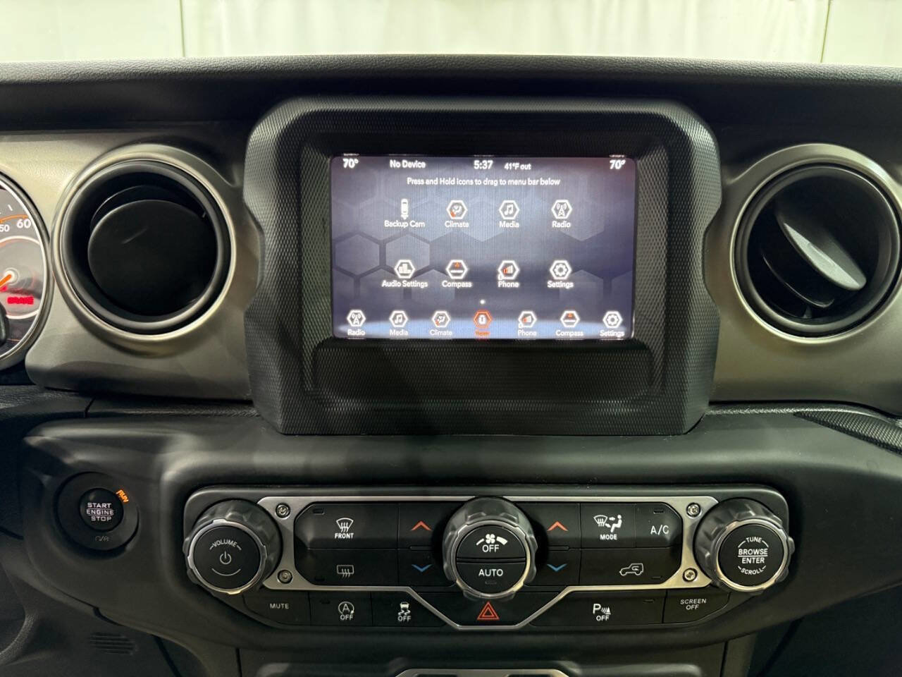 Used 2018 Jeep Wrangler Unlimited Sport S image 9