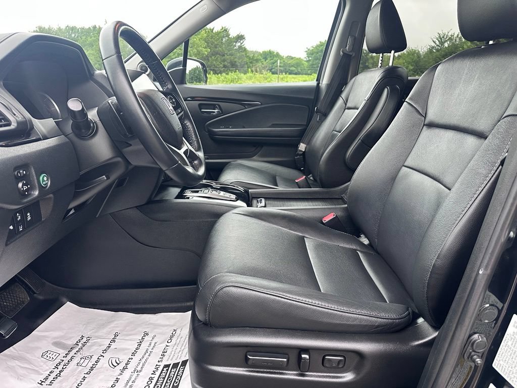 Used 2022 Honda Pilot Touring image 12