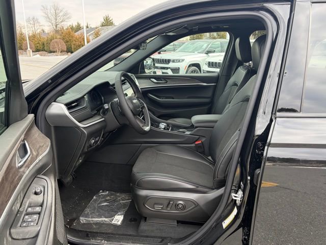 New 2026 Jeep Grand Cherokee Altitude image 15