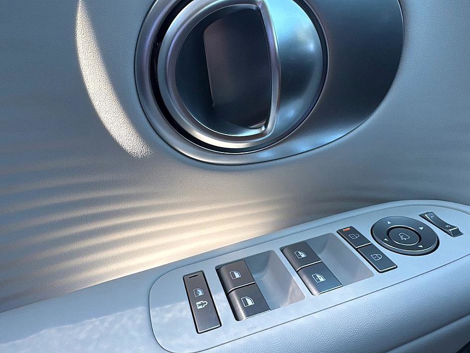 New 2026 Hyundai Ioniq 9 SEL image 15