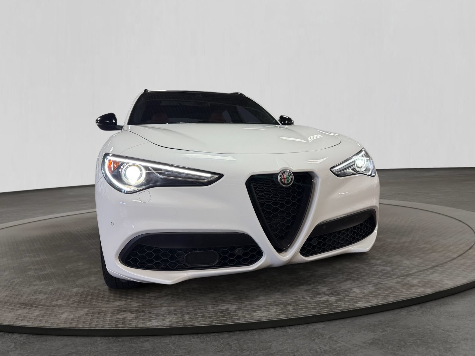 Used 2022 Alfa Romeo Stelvio Veloce AWD/4WD image 42