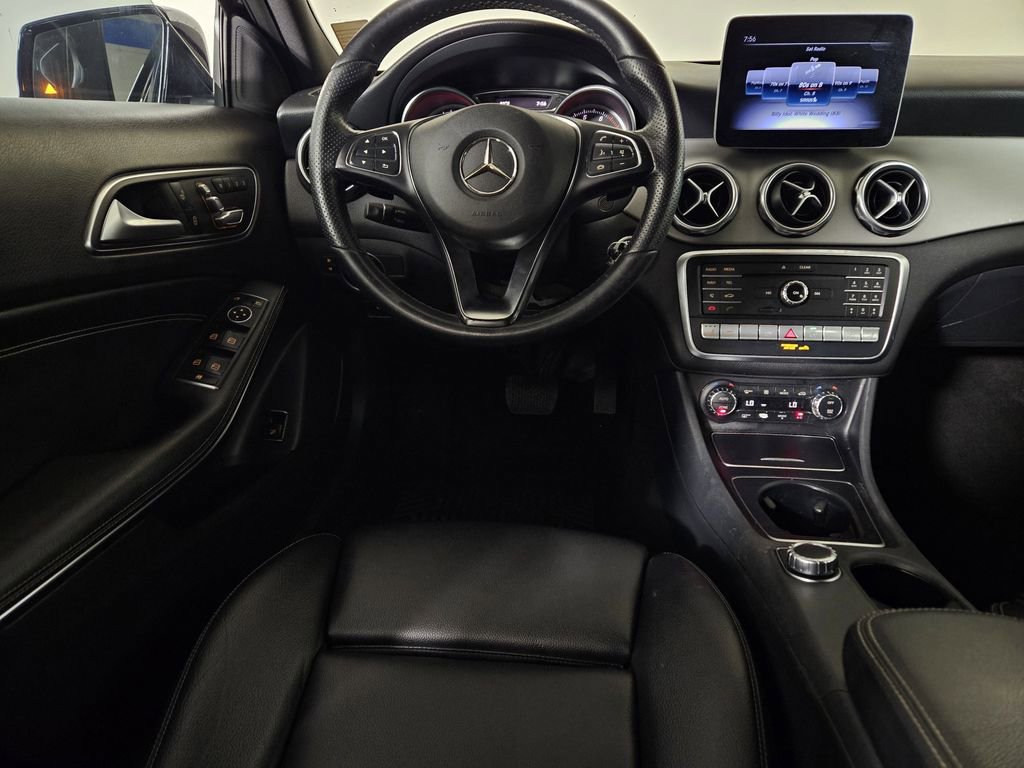 Used 2020 Mercedes-Benz GLA 250 4MATIC w/ Premium Package image 7