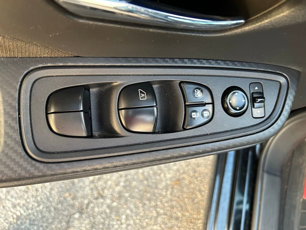 Used 2022 Nissan Versa SV FWD image 16