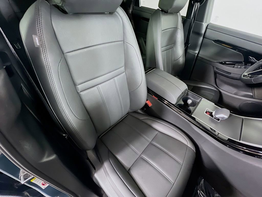 Certified 2025 Land Rover Range Rover Evoque Dynamic SE image 29