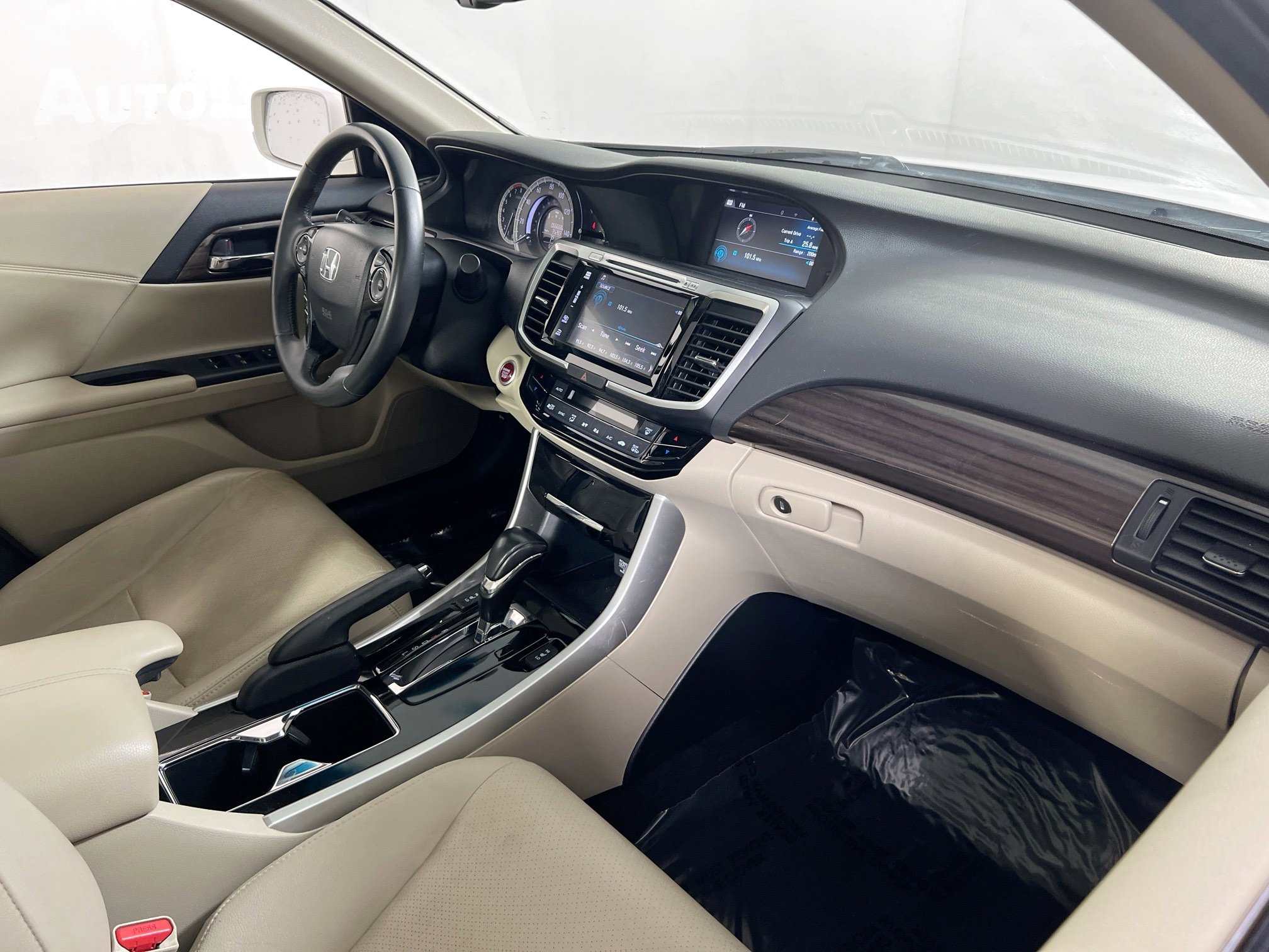 Used 2017 Honda Accord EX-L image 28