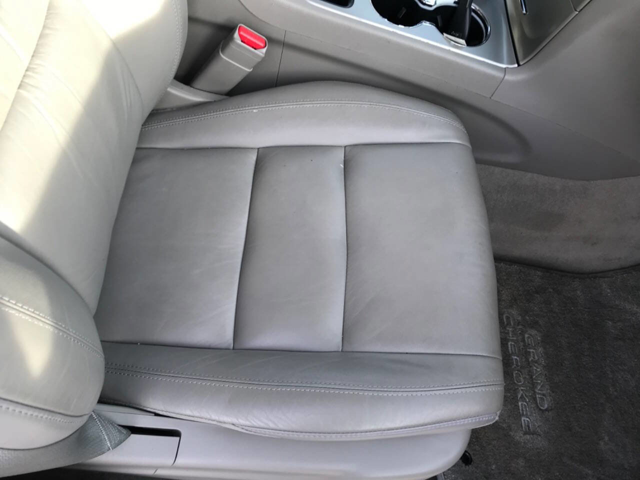 Used 2013 Jeep Grand Cherokee Laredo image 11