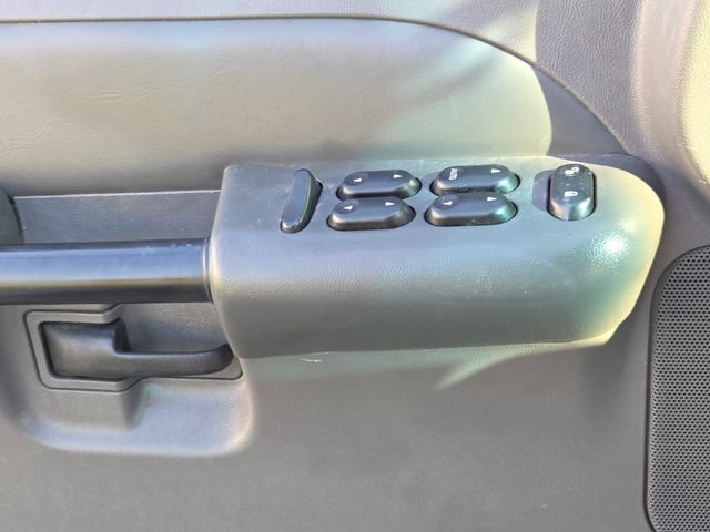 Used 2004 Ford Explorer Sport Trac XLS RWD image 27
