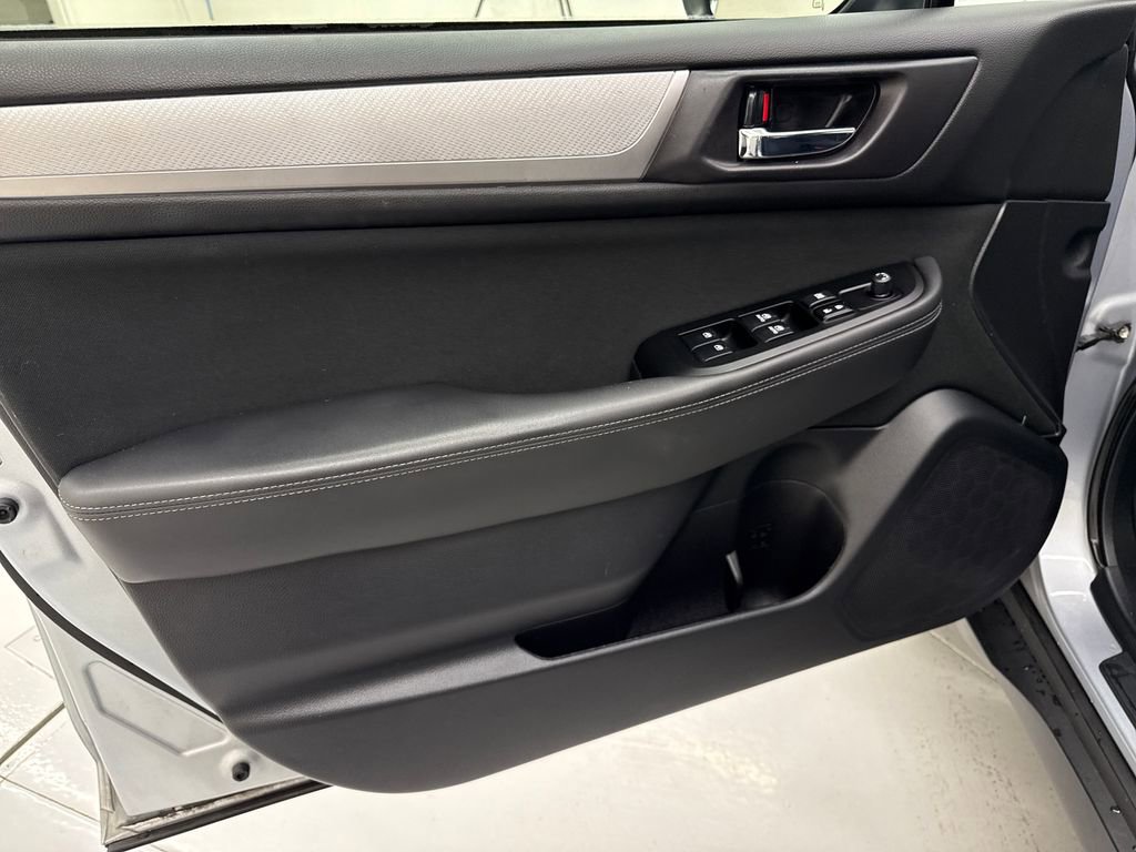Used 2019 Subaru Outback 2.5i Premium AWD/4WD image 11
