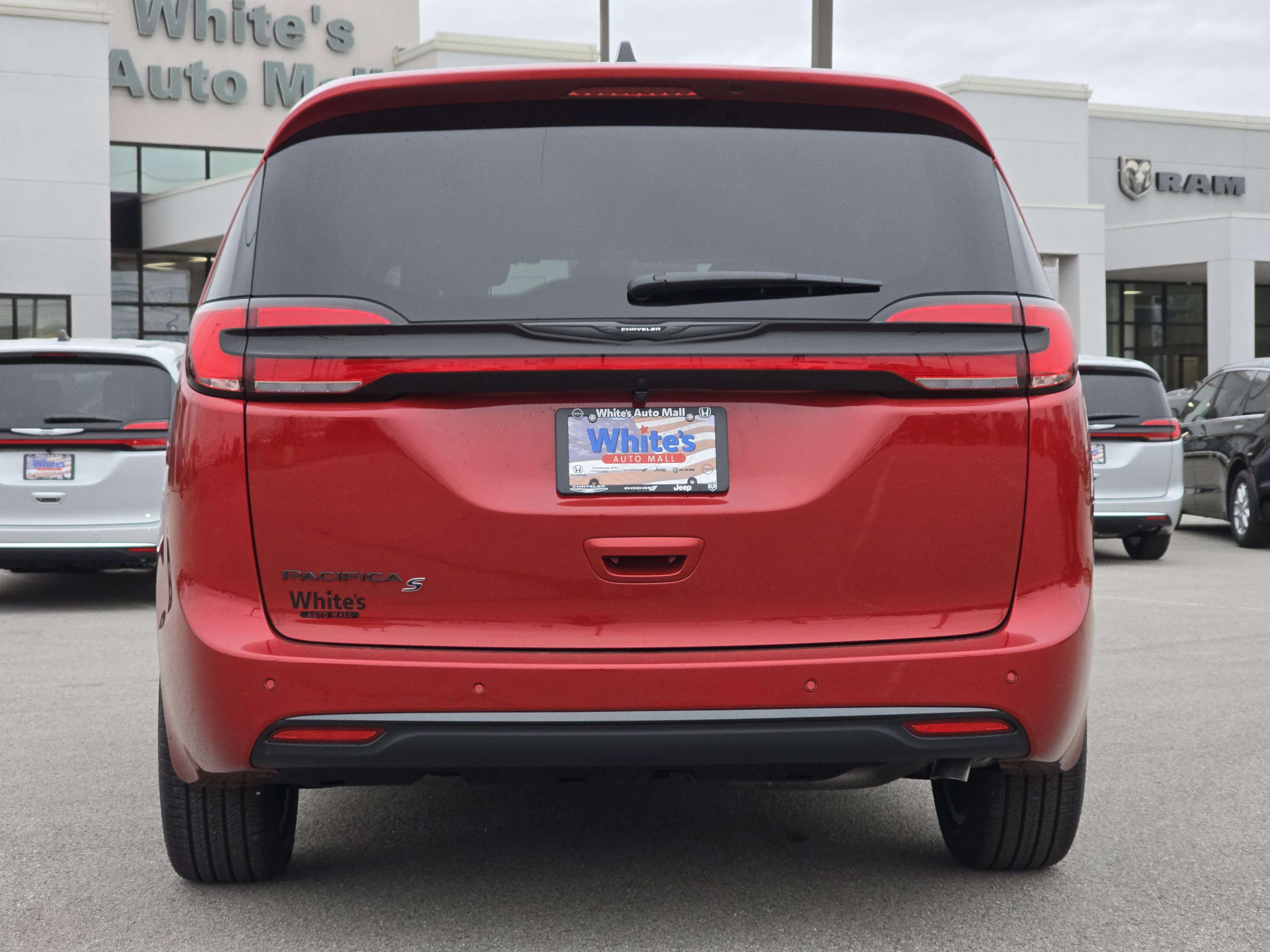 New 2026 Chrysler Pacifica Select FWD image 19