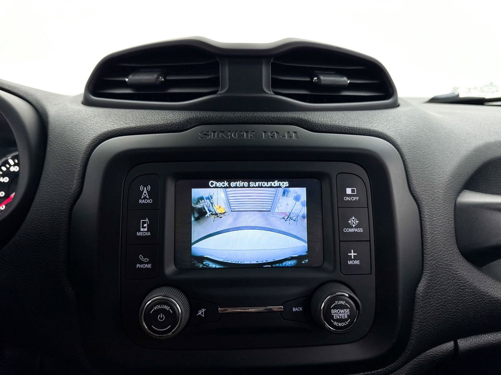 Used 2015 Jeep Renegade Latitude FWD image 20