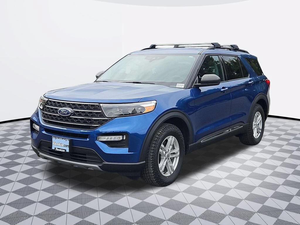 Used 2021 Ford Explorer XLT w/ Equipment Group 202A AWD/4WD image 2