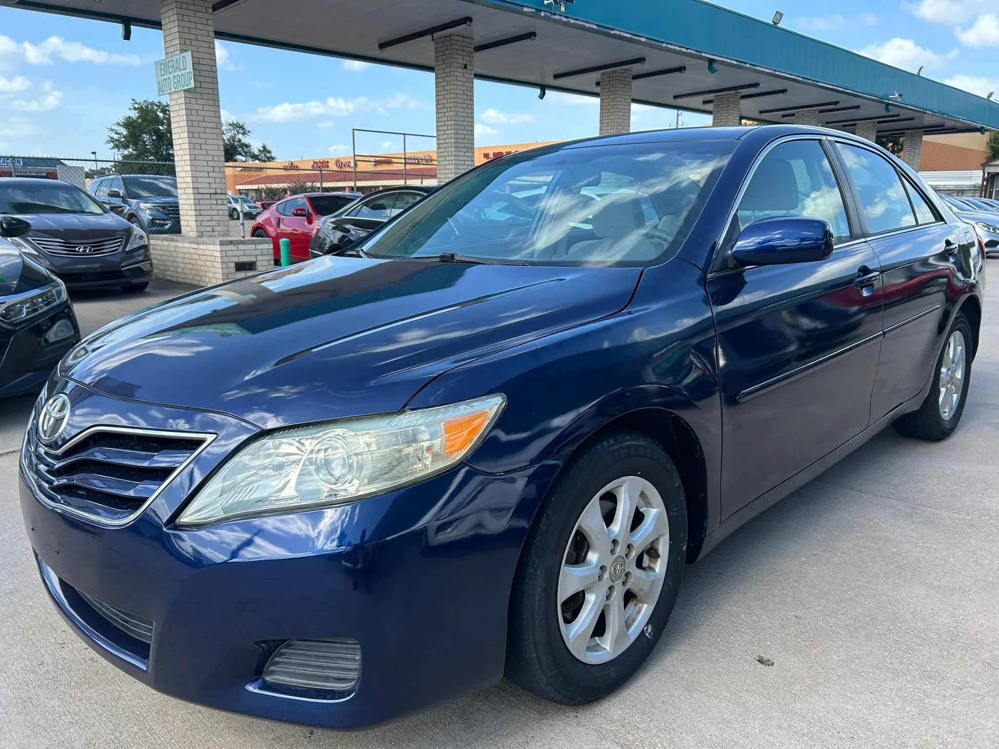 Used 2010 Toyota Camry LE FWD image 1