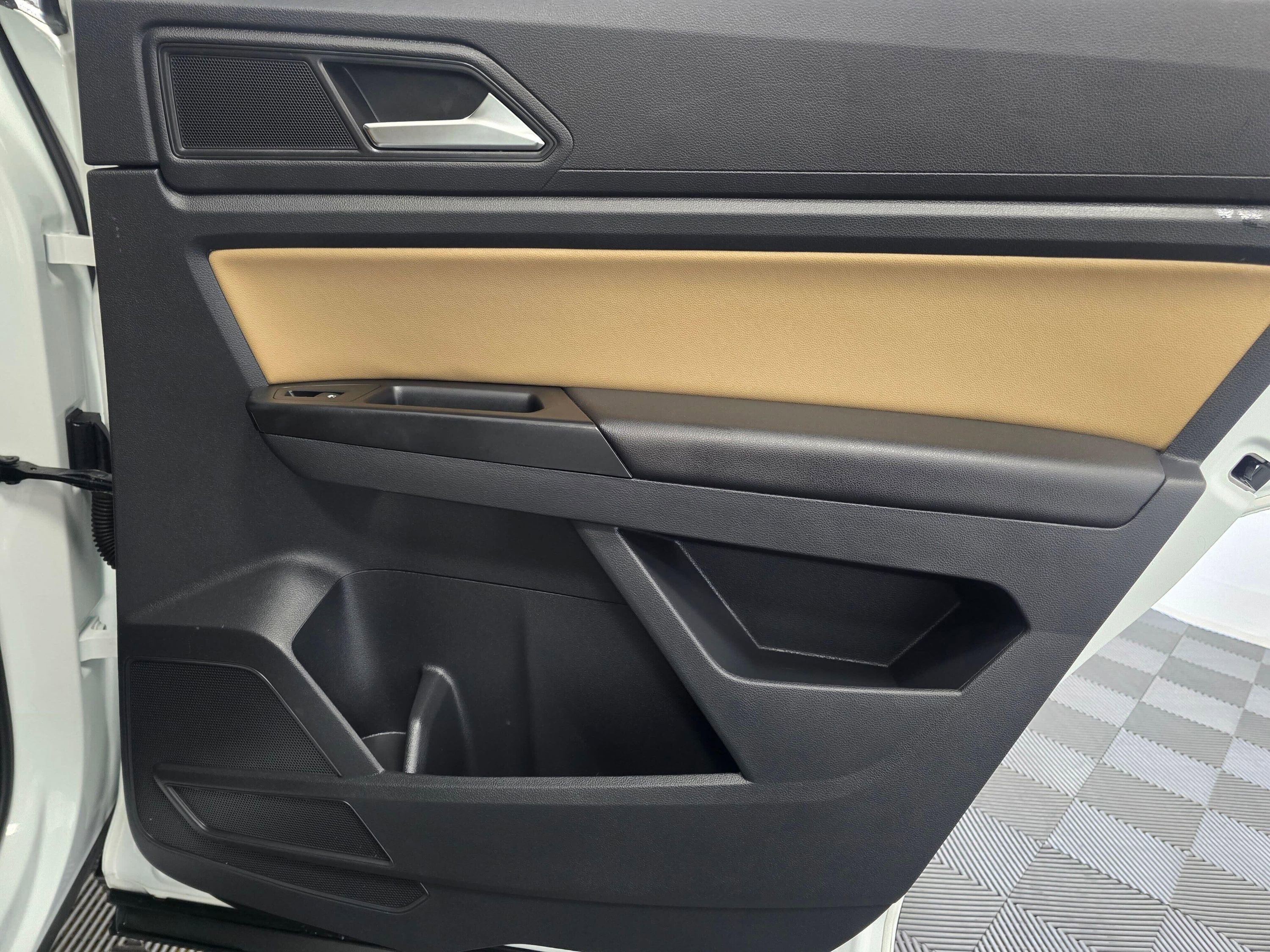 Used 2020 Volkswagen Atlas Cross Sport SEL image 24