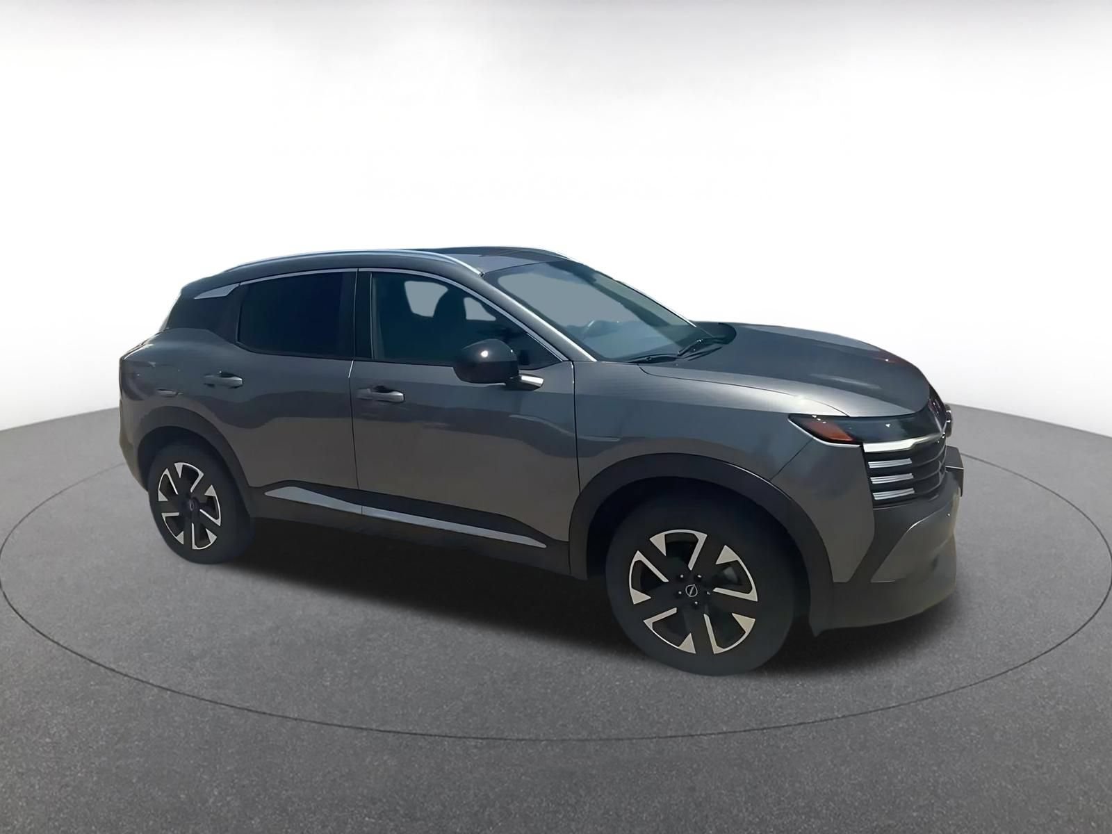 Used 2026 Nissan Kicks SV w/ Cold Weather Package AWD/4WD image 2