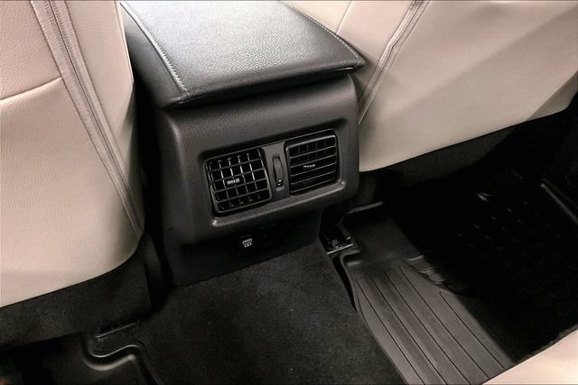 Used 2026 Toyota Camry XLE AWD/4WD image 32