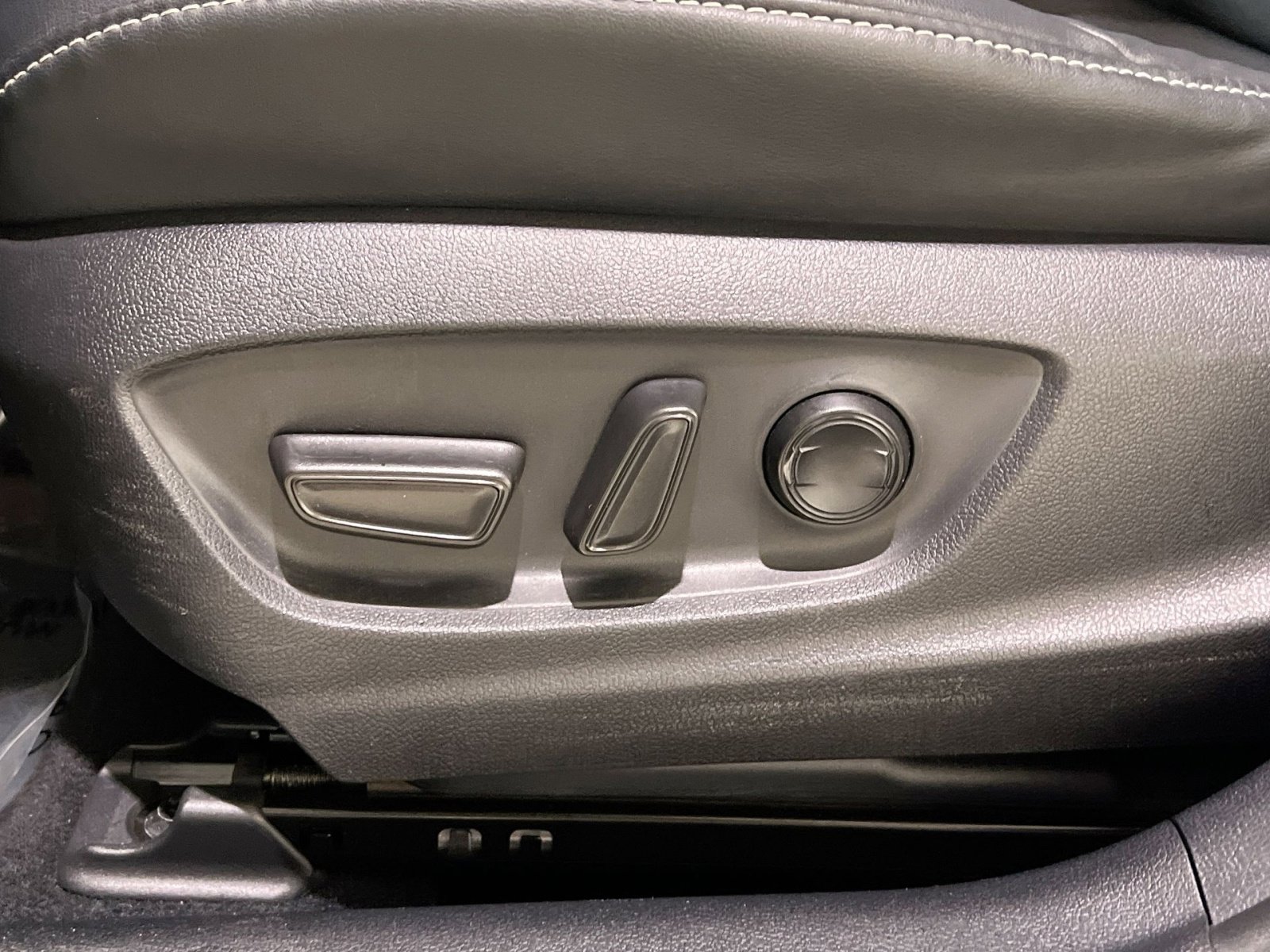 Used 2022 Toyota Prius Prime XLE image 24