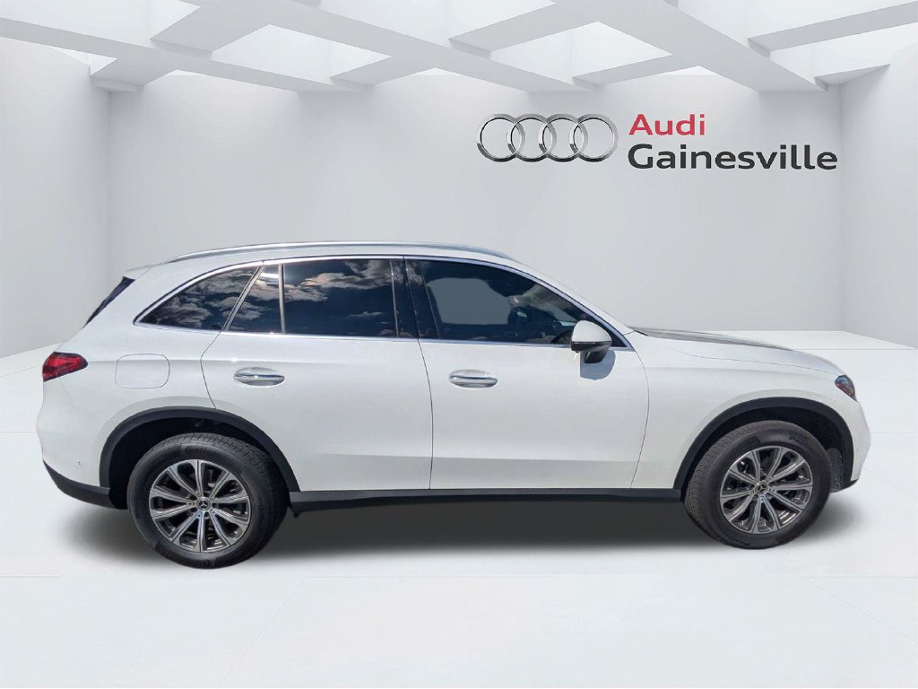 Used 2024 Mercedes-Benz GLC 300 4MATIC image 2