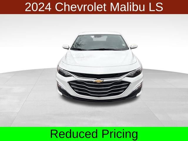 Used 2024 Chevrolet Malibu LS w/ Driver Confidence Package FWD image 2