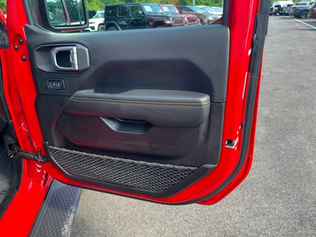 Used 2025 Jeep Wrangler Unlimited Sahara AWD/4WD image 29