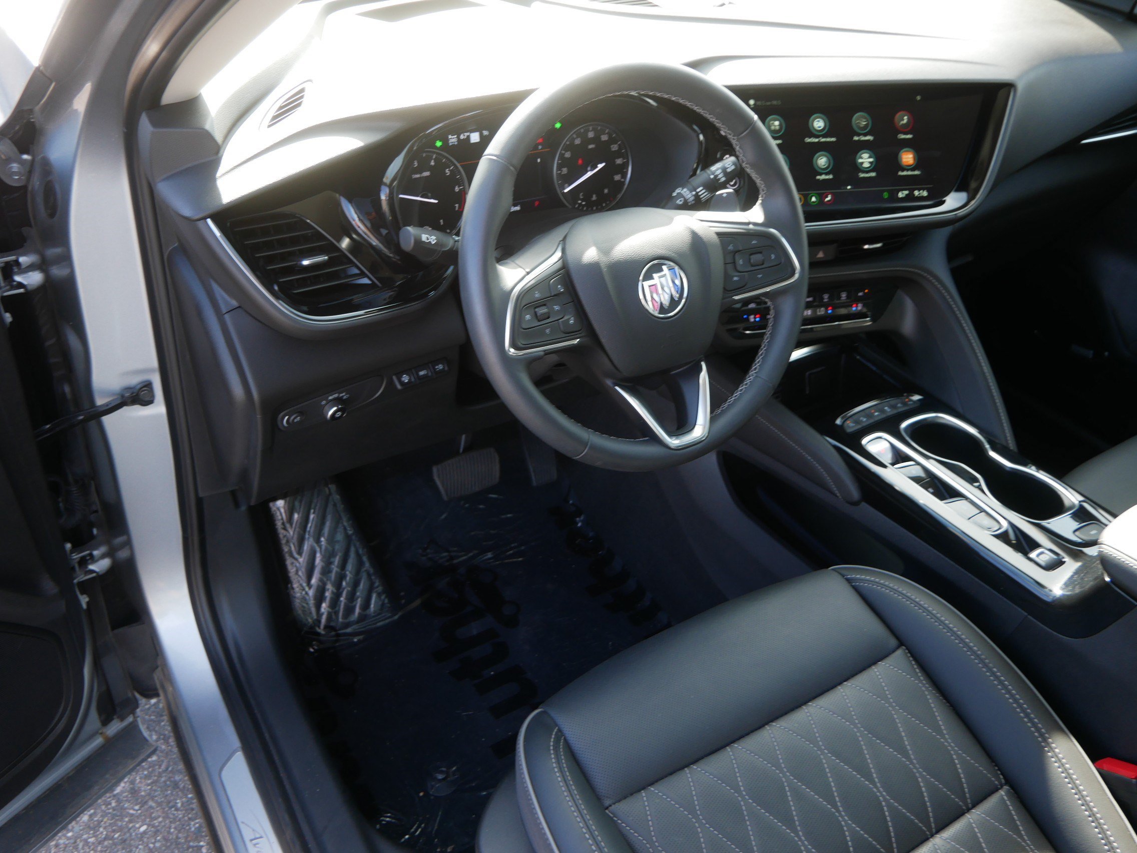 Used 2023 Buick Envision Avenir AWD/4WD image 21