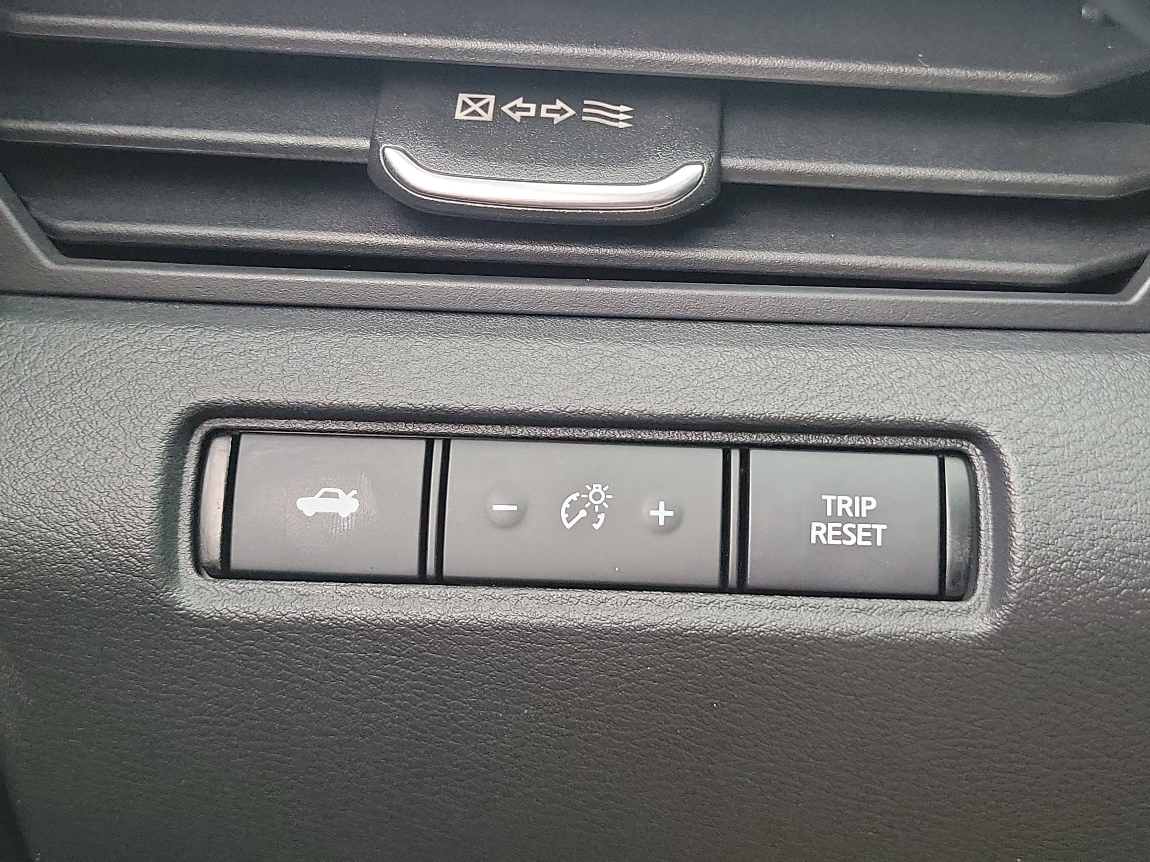 Used 2020 Nissan Altima 2.5 SR w/ Premium Package image 27