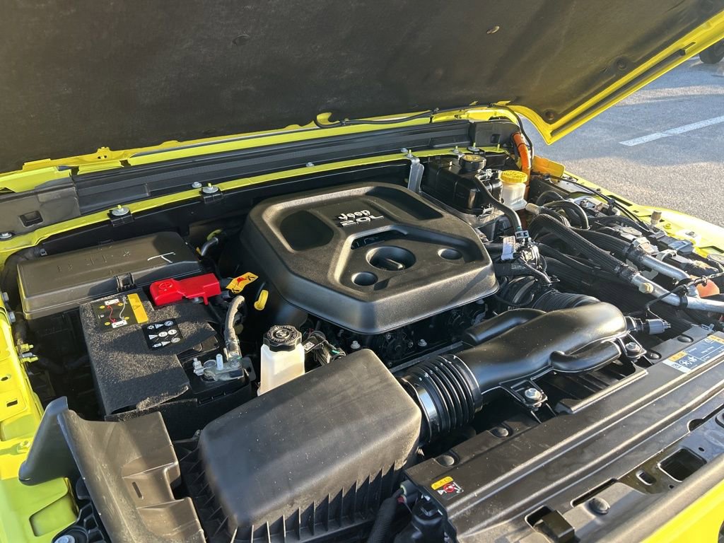 Used 2023 Jeep Wrangler Unlimited Sahara w/ Cold Weather Group image 17